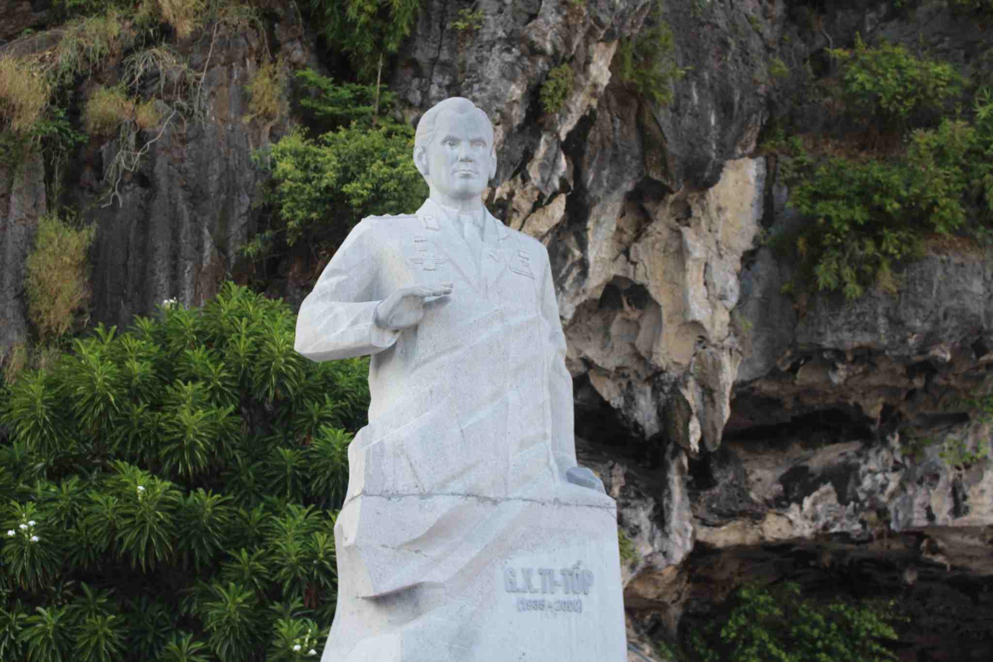 Patung Astronaut yang ada di Pulau Ti Top