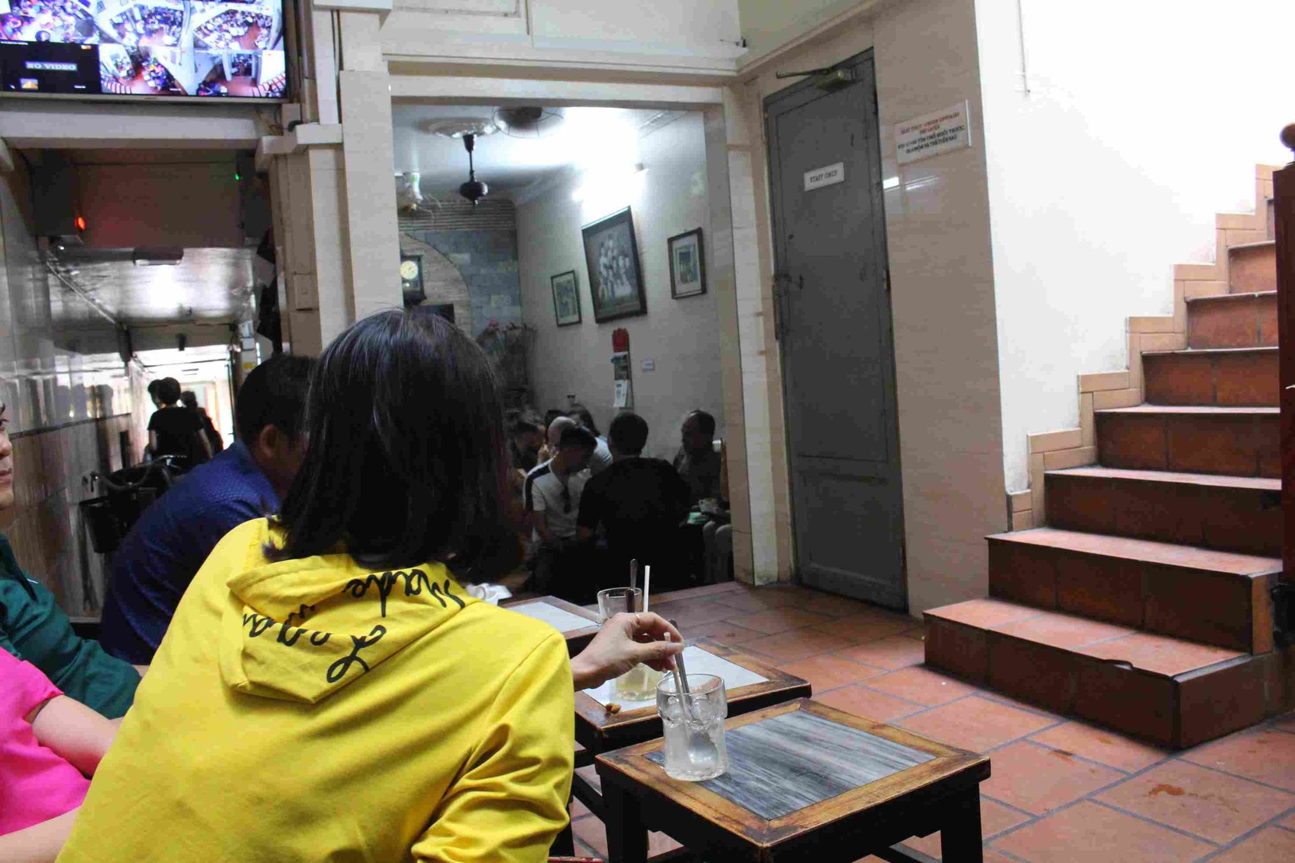 Suasana Lantai Satu di Giang Cafe