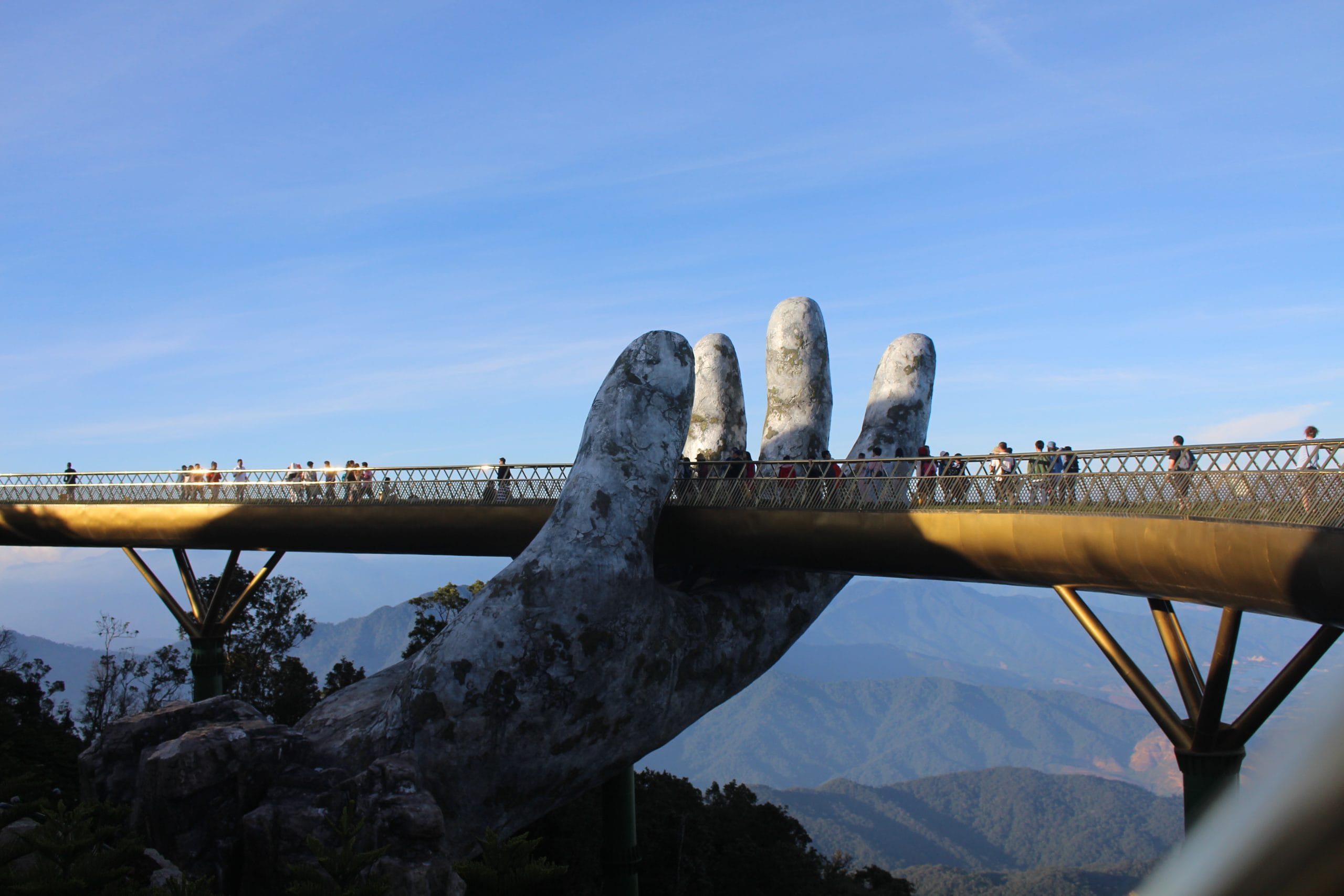 Cara ke Ba Na Hills Vietnam Golden Bridge