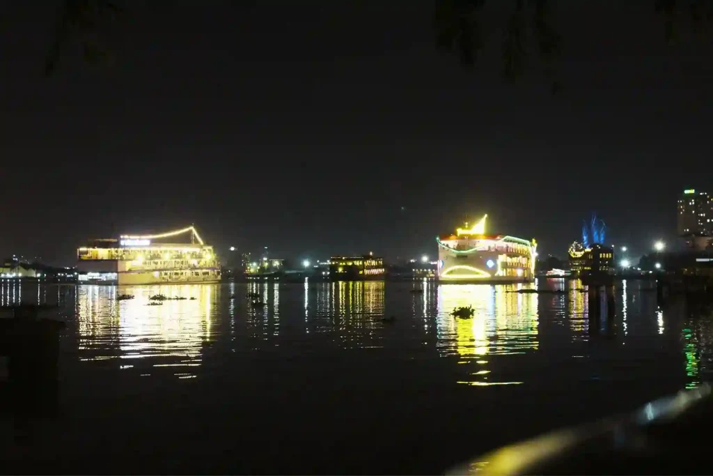 kapal-cruise-di-saigon-river