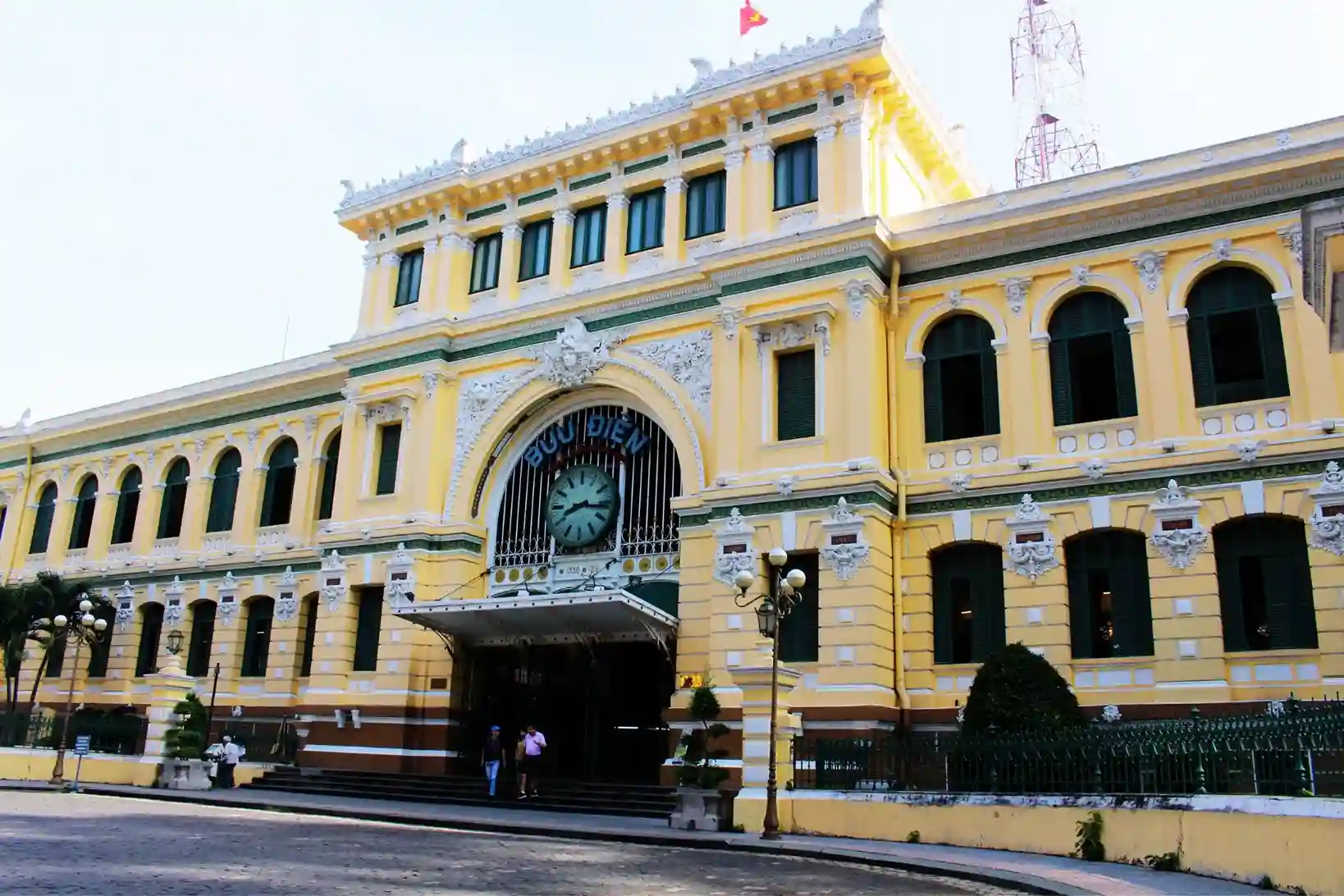 saigon central post office