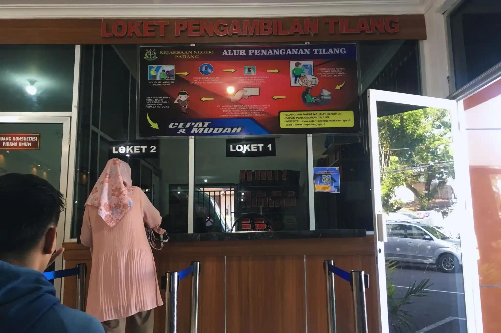 antri bayar denda kena tilang polisi