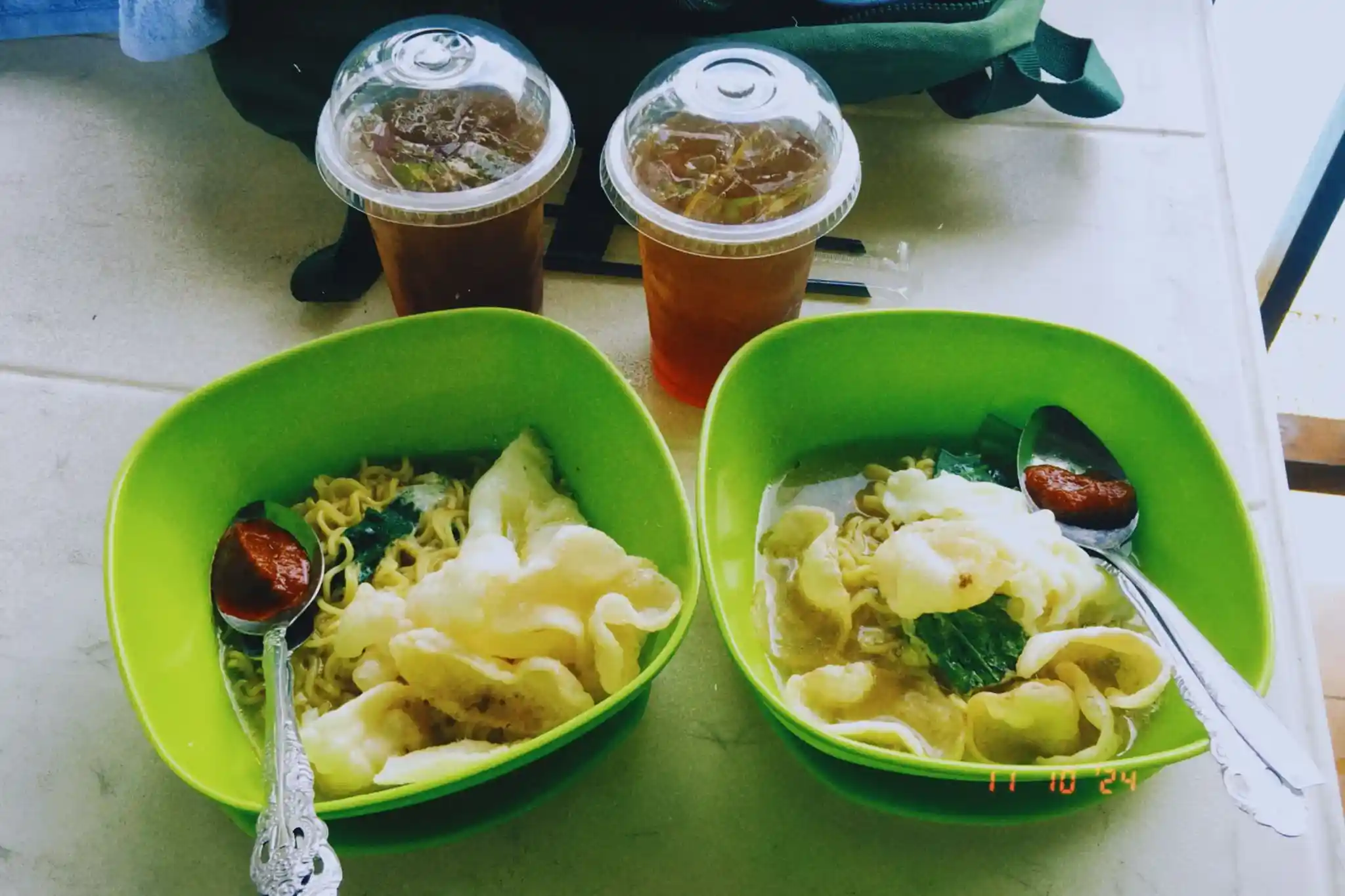 Makan Indomie di Imelda Waterpark