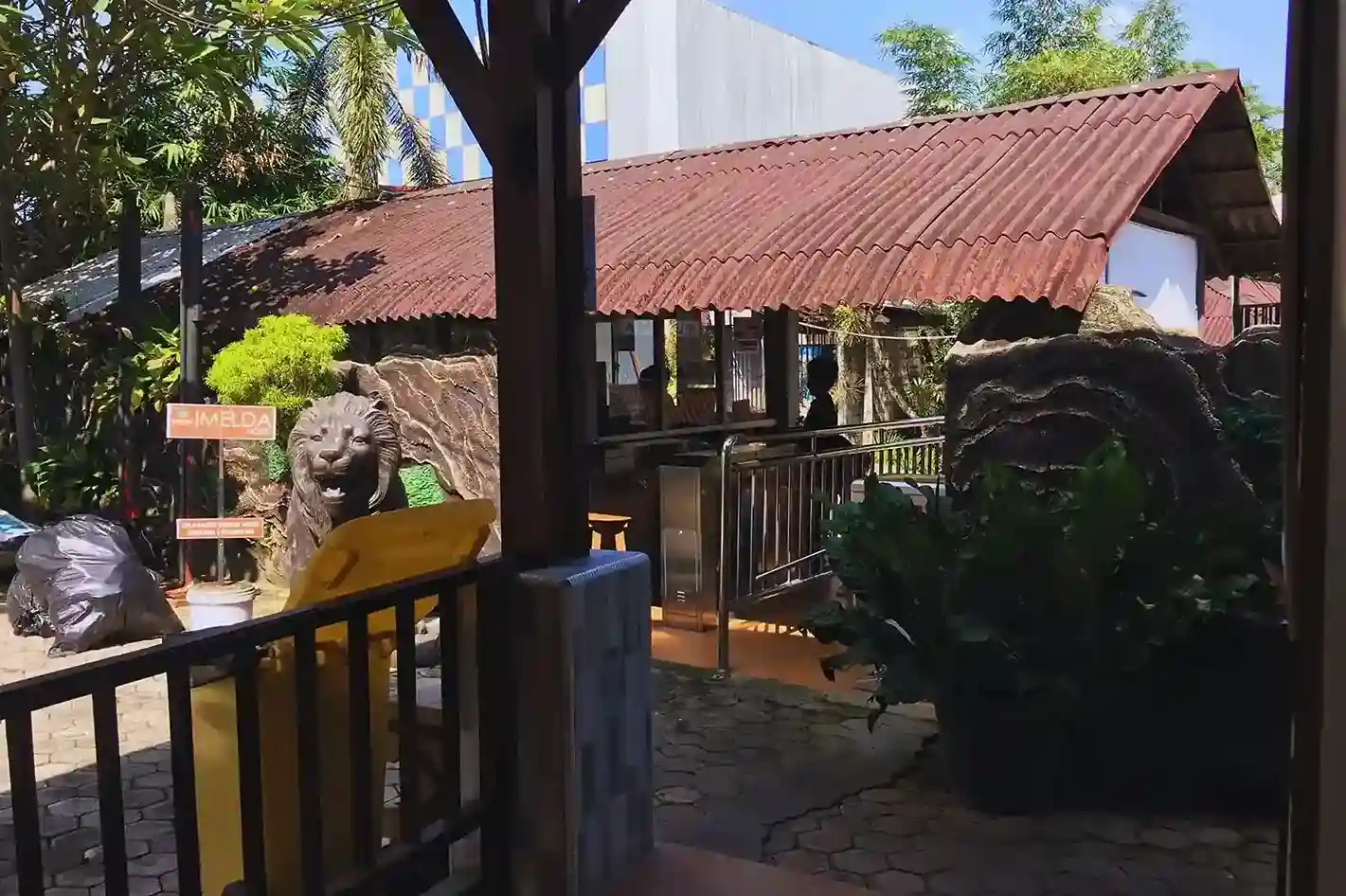 Pintu Masuk dan Keluar Imelda Waterpark Padang