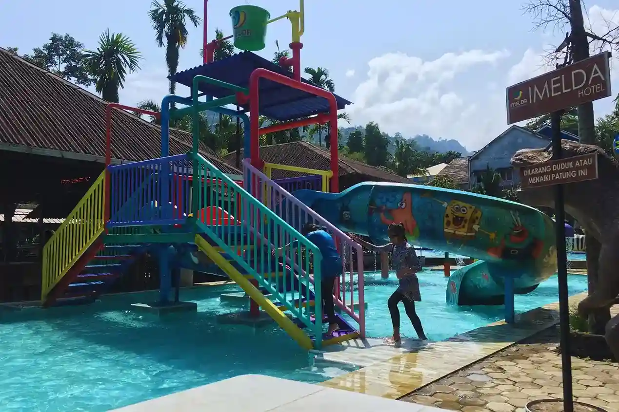 Wahana Bermain Imelda Waterpark Padang