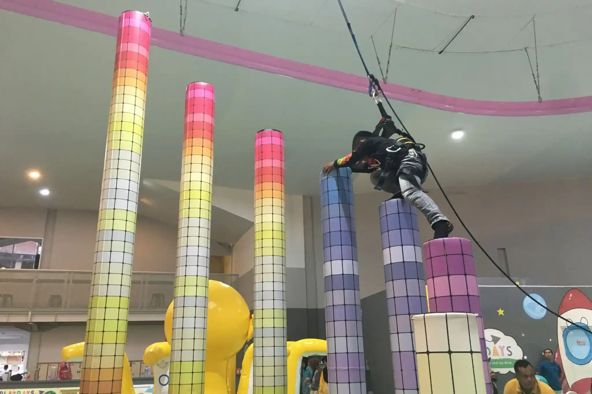 arena permainan playdays manjat