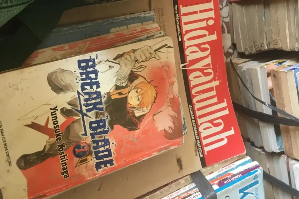 beli komik bekas di pasar loak padang