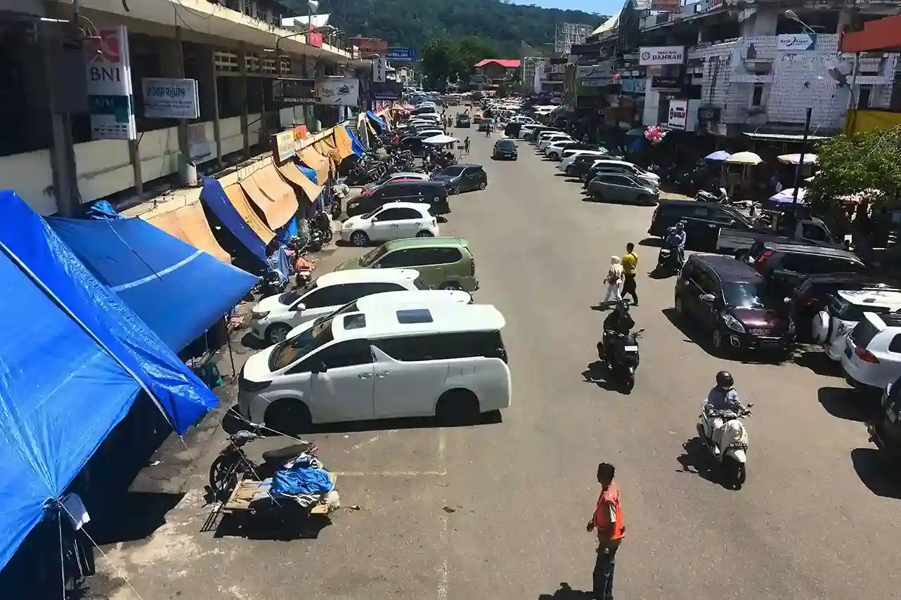 jalur lewat pasar loak padang