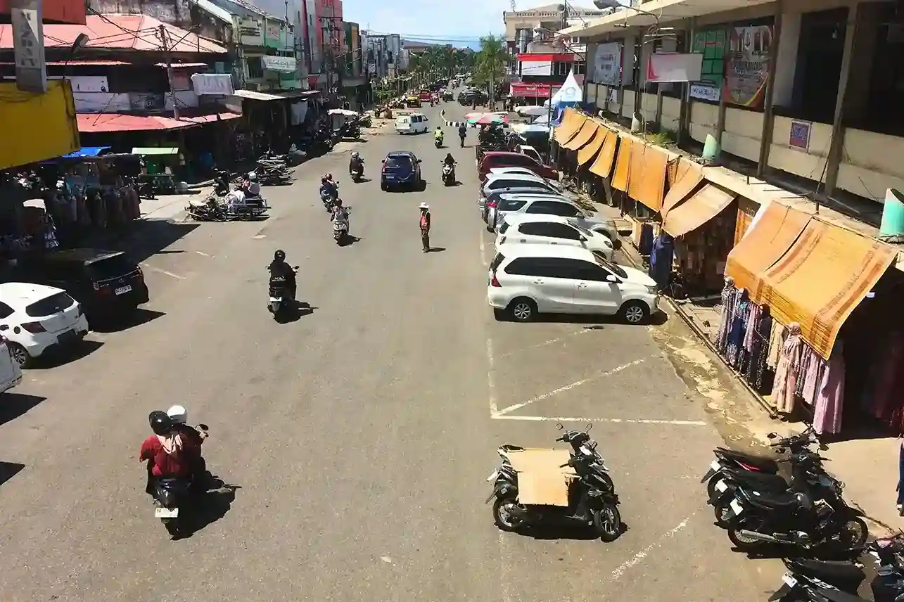 suasana pasar raya padang ketika weekend